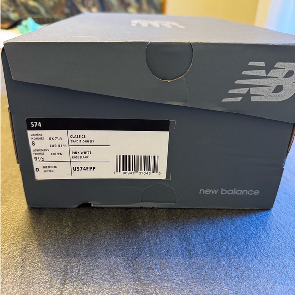 574 New Balance Sneakers - Picture 3 of 5